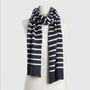 5/$50  Gap NWT: Cozy Stripe Scarf